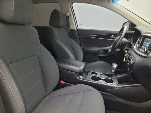 Used 2019 Kia Sorento S FWD image 21