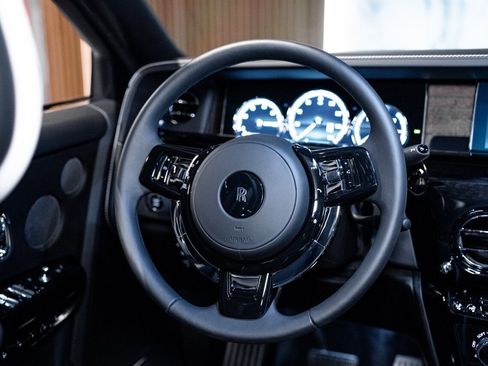 Used 2024 Rolls-Royce Phantom Sedan image 19