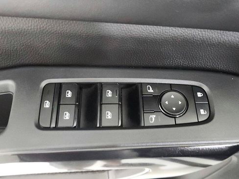 Certified 2025 Nissan Pathfinder SV FWD image 17