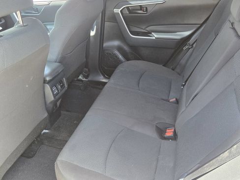 Used 2022 Toyota RAV4 LE FWD image 12