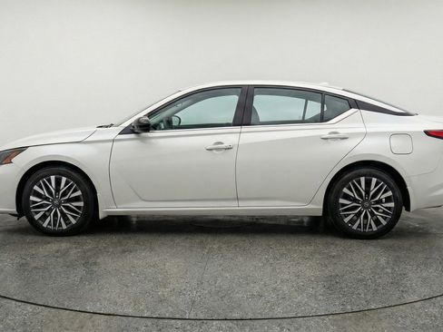 Used 2025 Nissan Altima 2.5 SV image 5