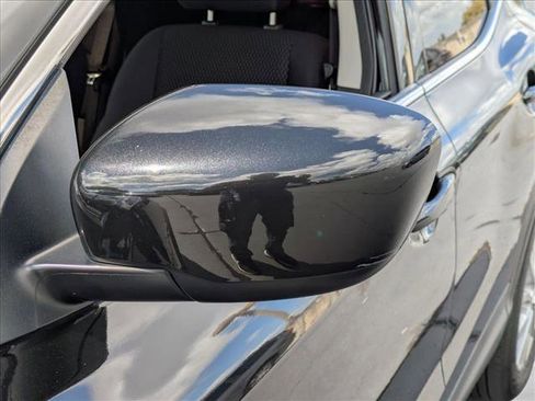 Certified 2021 Nissan Rogue Sport S image 5