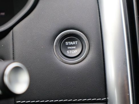 Used 2025 Land Rover Discovery Metropolitan Edition AWD/4WD image 27