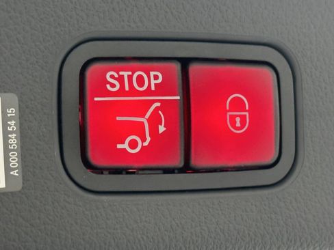 Certified 2025 Mercedes-Benz GLC 350e 4MATIC image 21