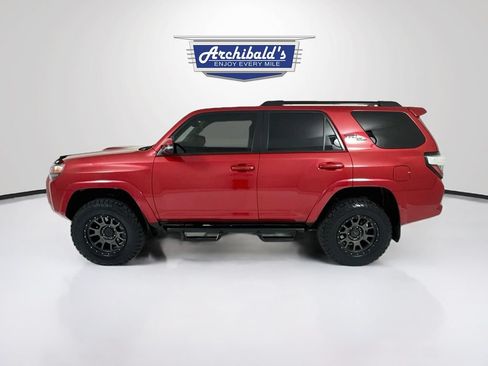 Used 2021 Toyota 4Runner TRD Off-Road Premium w/ Moonroof Package AWD/4WD image 5