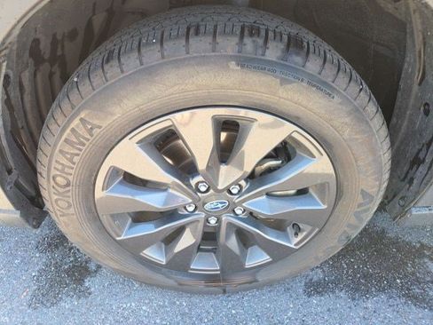 Certified 2025 Subaru Outback Onyx Edition AWD/4WD image 23