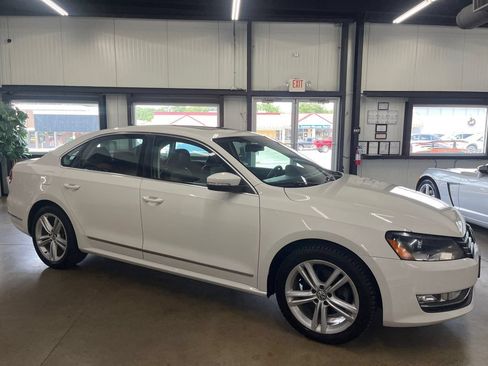 Used 2014 Volkswagen Passat TDI SE FWD image 10