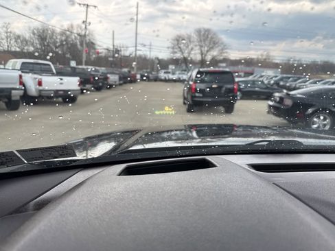 Used 2018 Chevrolet Suburban Premier image 11