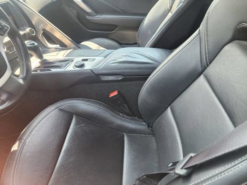 Used 2015 Chevrolet Corvette Stingray Coupe RWD image 4