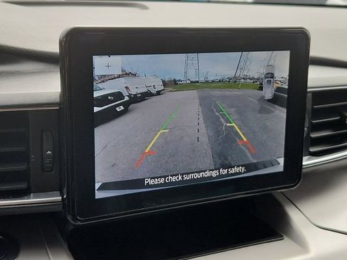 Certified 2022 Ford Explorer XLT w/ Equipment Group 202A image 13