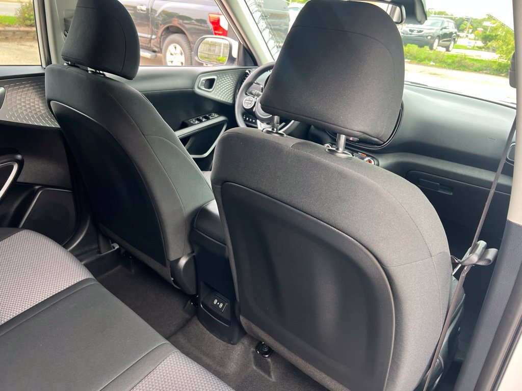 Certified 2023 Kia Soul S FWD image 15