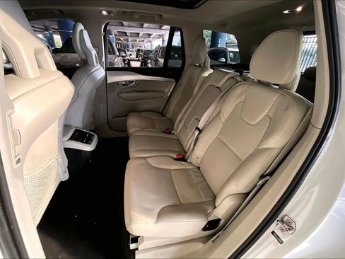Used 2017 Volvo XC90 T6 Momentum w/ Vision Package image 20
