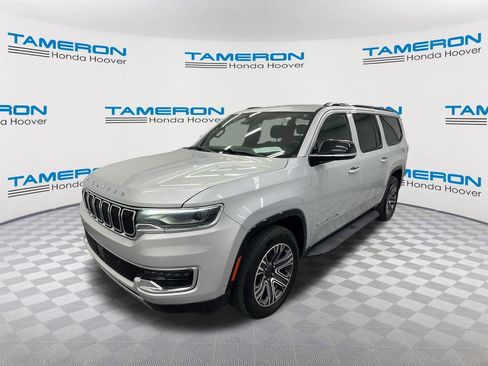 Used 2024 Jeep Wagoneer L Series II w/ Flexible Seating Group AWD/4WD image 1