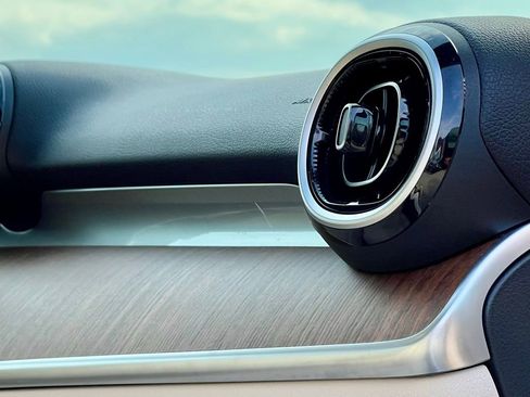 Certified 2023 Mercedes-Benz C 300 4MATIC Sedan image 31