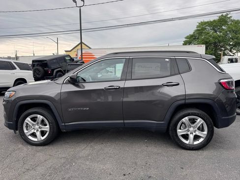 Used 2023 Jeep Compass Latitude w/ Convenience Group AWD/4WD image 4