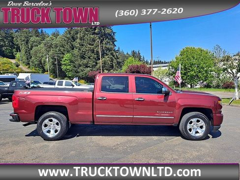 Used 2017 Chevrolet Silverado 1500 LTZ Z71 w/ LTZ Plus Package AWD/4WD image 2