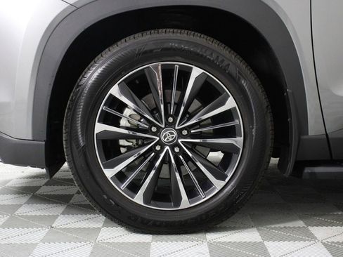 Used 2025 Toyota Grand Highlander AWD Hybrid image 28