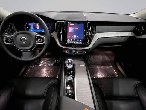 Certified 2025 Volvo XC60 B5 Ultra w/ Protection Package Premier AWD/4WD image 19