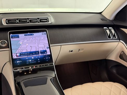 Certified 2022 Mercedes-Benz S 500 4MATIC w/ AMG Line Package image 29