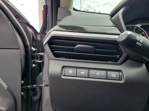 Used 2024 Nissan Altima 2.0 SR FWD image 20