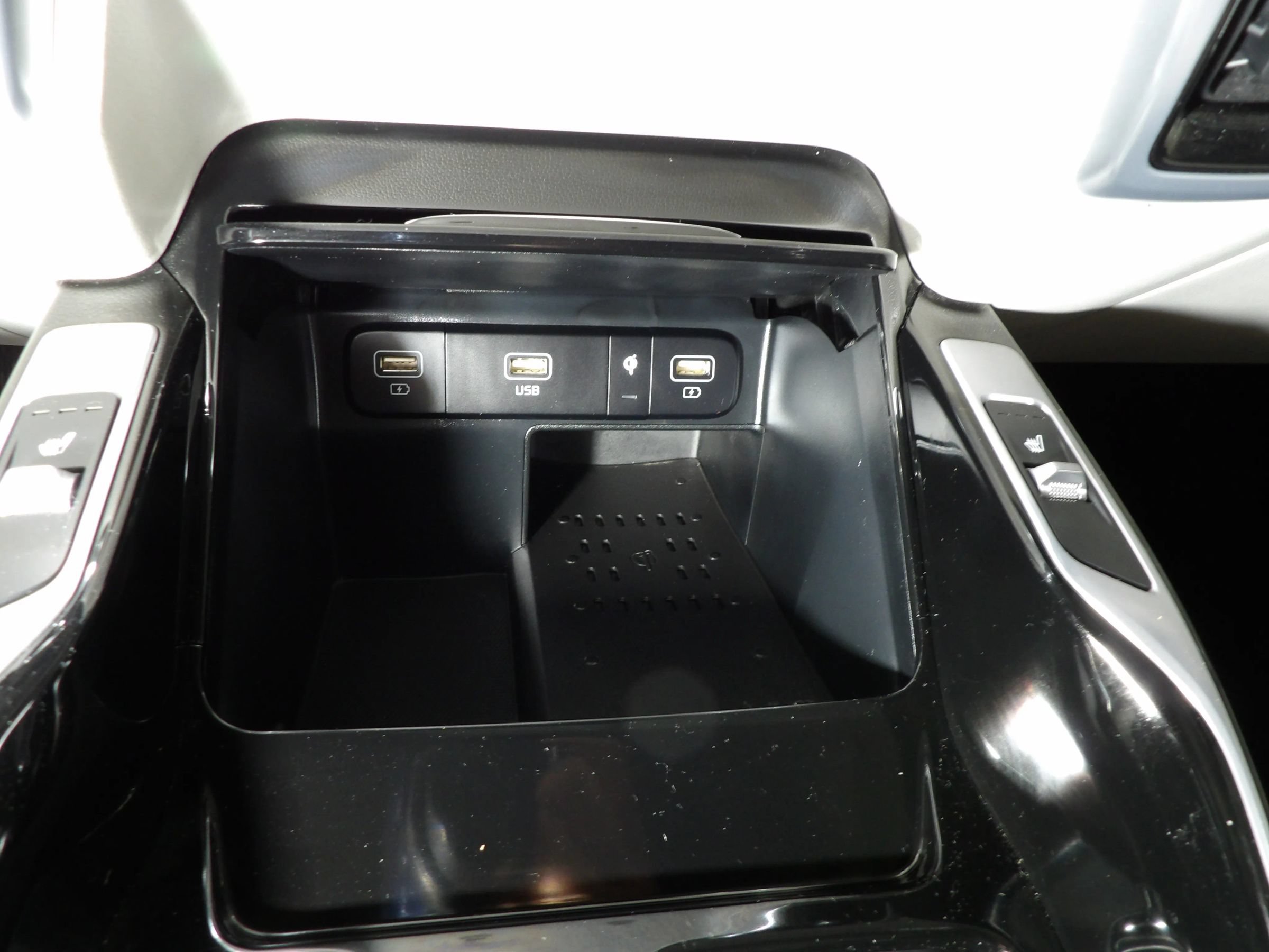 Used 2022 Kia Sorento SX AWD/4WD image 25