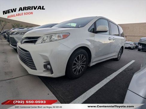 Certified 2020 Toyota Sienna XLE Premium image 1