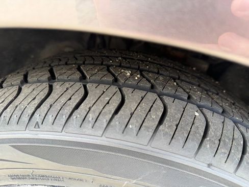 Used 2022 Toyota Camry SE image 32