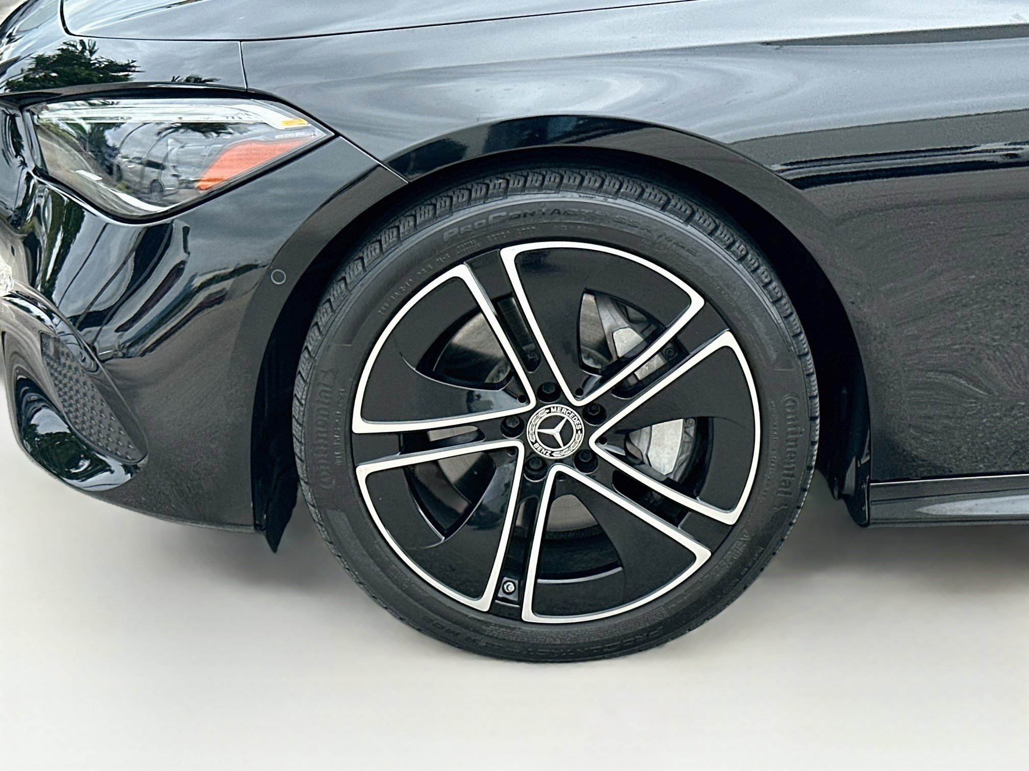 Used 2024 Mercedes-Benz CLE 300 4MATIC Coupe image 32