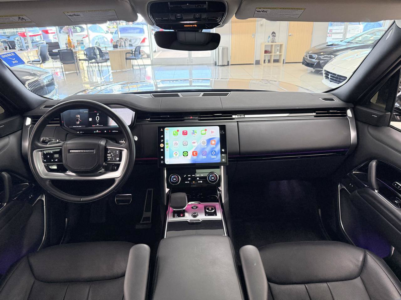 Used 2023 Land Rover Range Rover SE AWD/4WD image 11