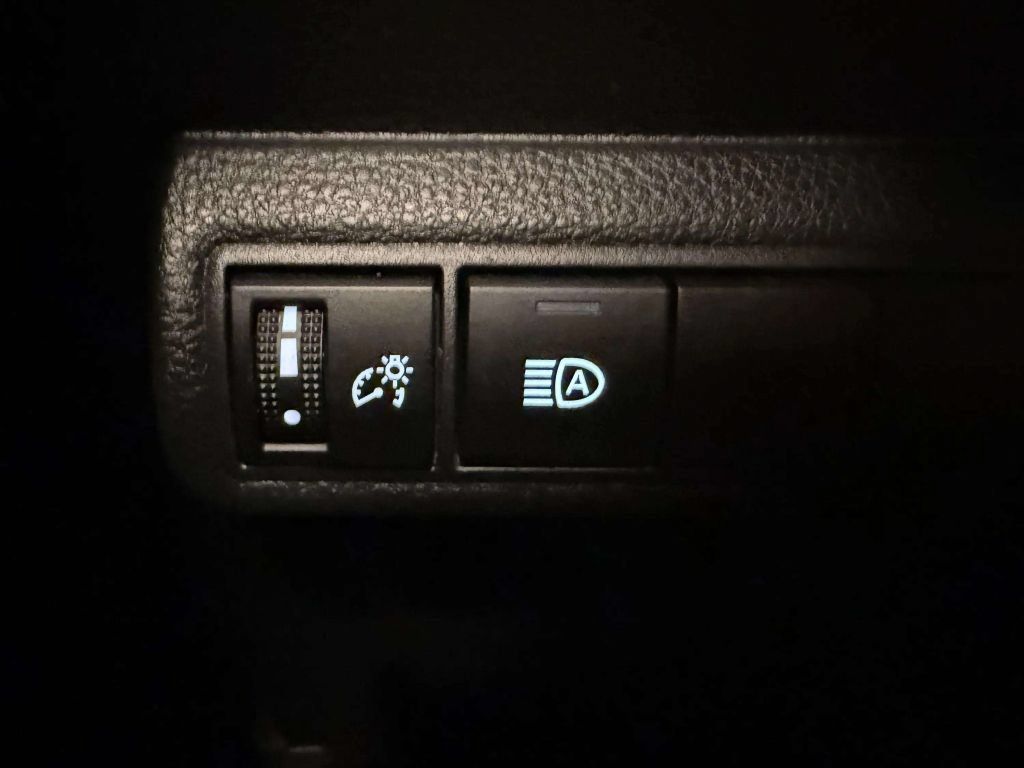 Used 2023 Toyota Corolla LE FWD image 39