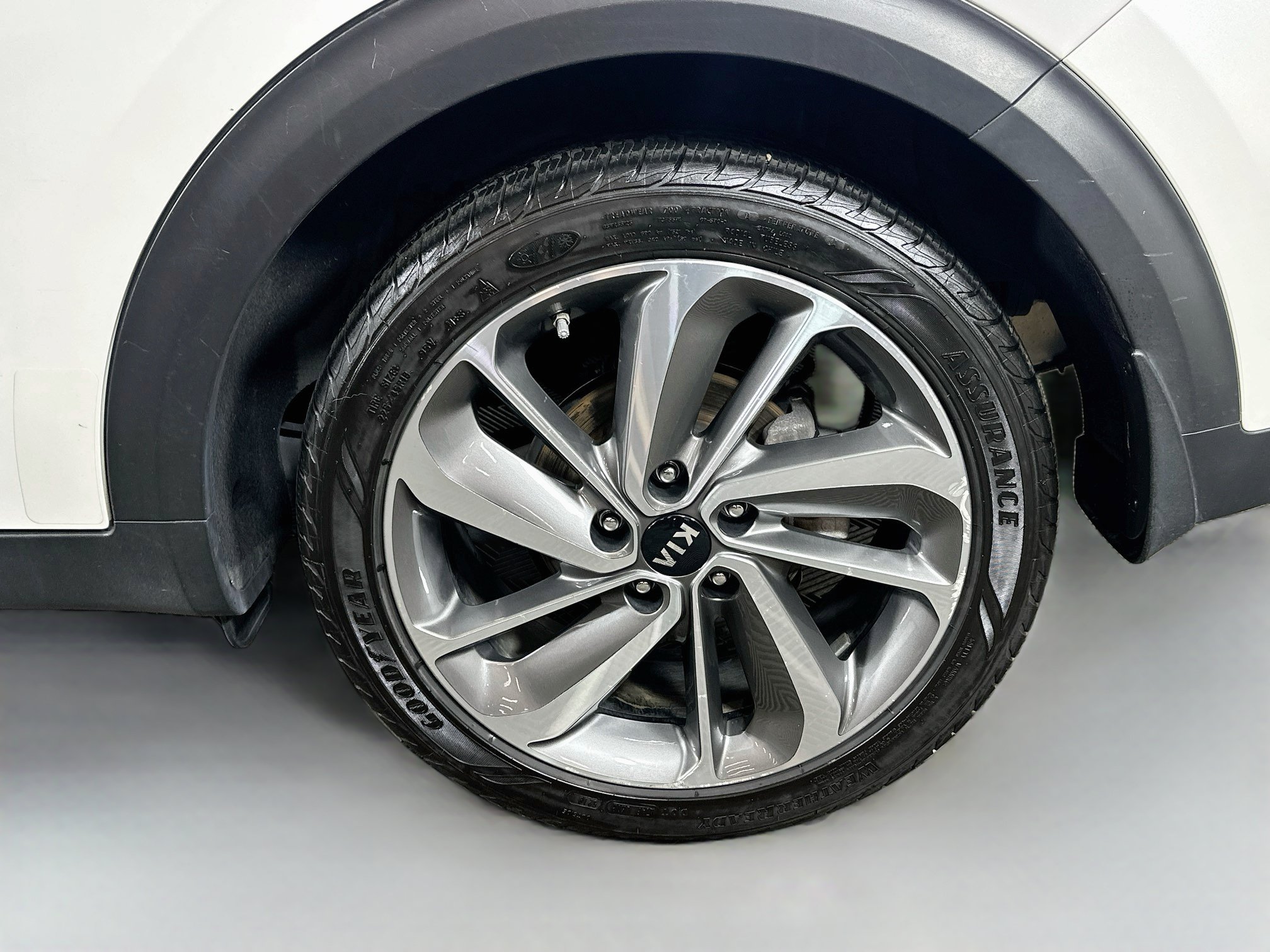 Used 2017 Kia Niro Touring FWD image 33