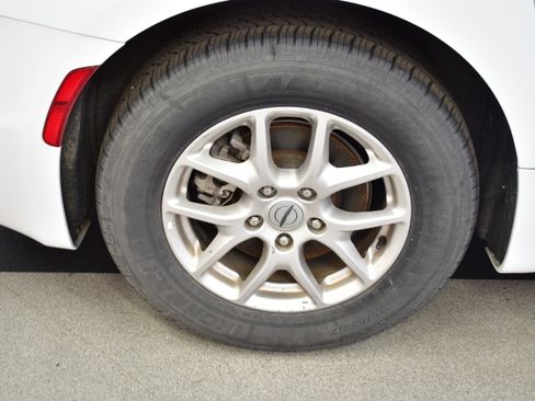 Used 2024 Chrysler Pacifica Touring-L FWD image 38