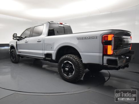Used 2025 Ford F250 Platinum w/ Tremor Off-Road Package image 4
