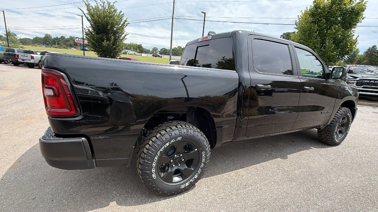 Used 2026 RAM 1500 Warlock AWD/4WD image 8