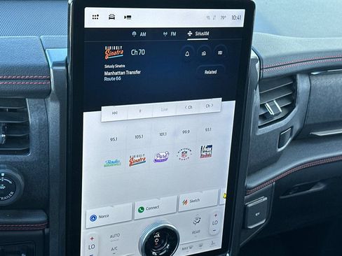 Used 2022 Ford Expedition Max Limited image 19