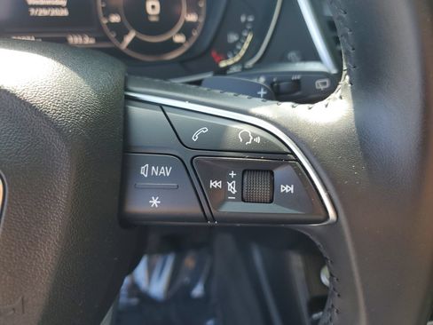 Used 2020 Audi Q5 e Premium w/ Convenience Package AWD/4WD image 30