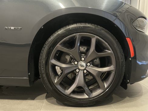 Used 2017 Dodge Charger R/T w/ Premium Group RWD image 10