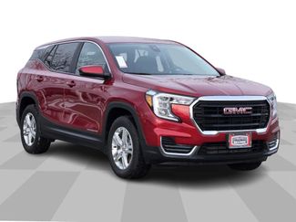 Used 2024 GMC Terrain SLE video 1