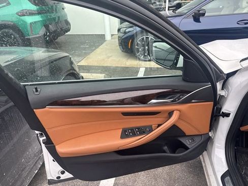 Used 2018 BMW 530i xDrive image 17