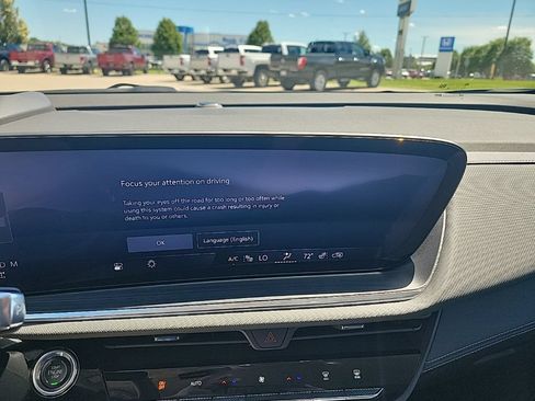Used 2025 Buick Envision Preferred AWD/4WD image 26