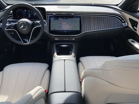 New 2026 Mercedes-Benz E 350 4MATIC Sedan image 24