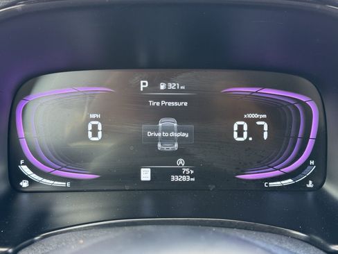 Used 2025 Kia Soul LX w/ LX Technology Package FWD image 30