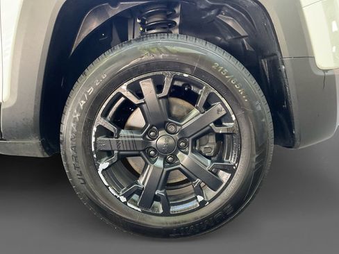 Used 2023 Jeep Renegade Trailhawk AWD/4WD image 15