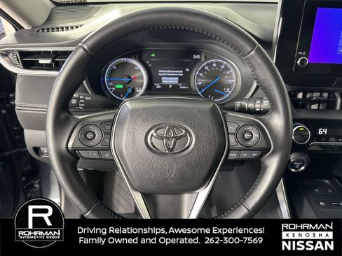 Used 2024 Toyota Venza LE image 10