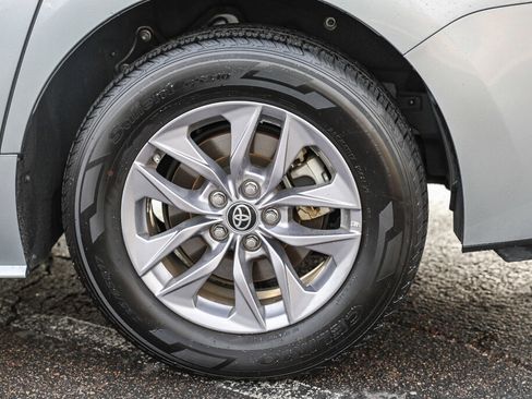 Certified 2024 Toyota Sienna LE image 26