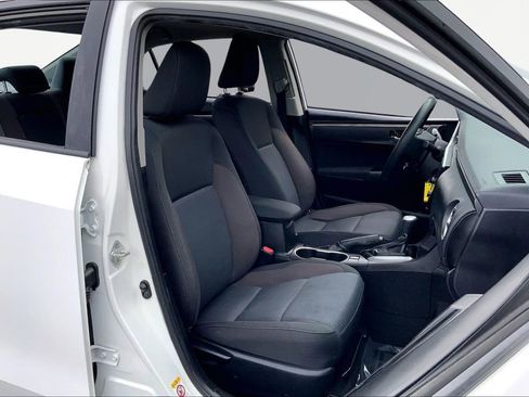 Used 2019 Toyota Corolla LE image 19