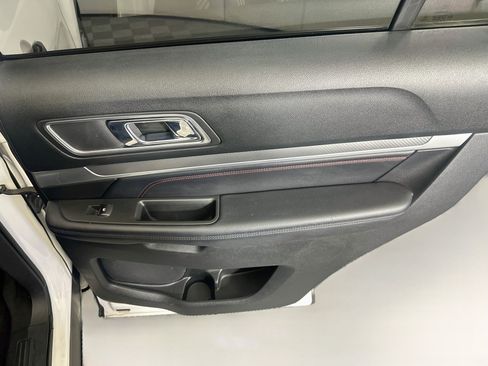 Used 2017 Ford Explorer Sport AWD/4WD image 33