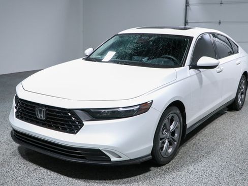 Used 2023 Honda Accord EX image 30