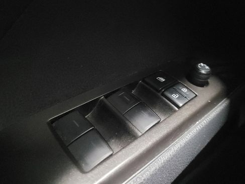 Used 2021 Toyota Camry SE FWD image 27