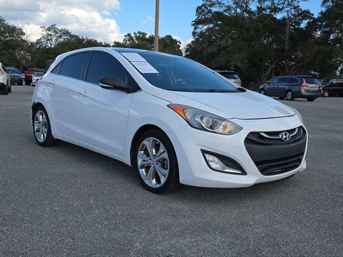 Used 2015 Hyundai Elantra GT w/ Option Group 03 image 2